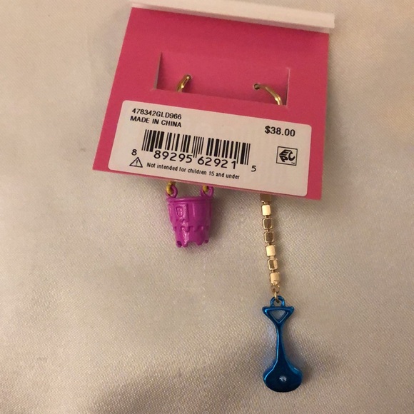 Betsey Johnson Blue Seashell Shovel & Pink Pail Mismatch Drop Earrings NWT - Picture 11 of 12